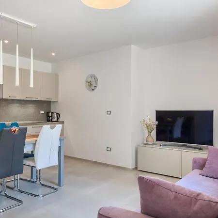 Apartment Mare Verde 1 *